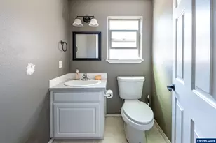926 Falcon Ct, Lebanon, OR 97355 - Photo 20