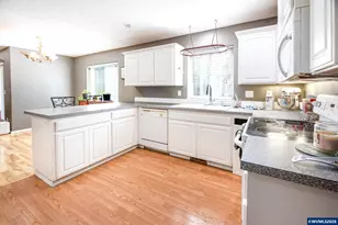 926 Falcon Ct, Lebanon, OR 97355 - Photo 18