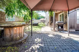 926 Falcon Ct, Lebanon, OR 97355 - Photo 6