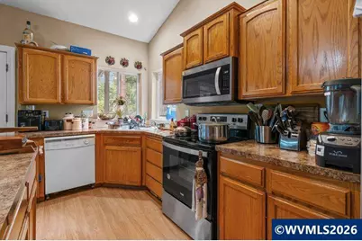 4388 Hearth St NE, Salem, OR 97305 - Photo 16