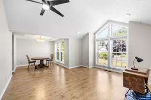 1942 Waymire St NW, Salem, OR 97304 - Photo 8