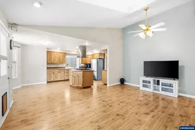 1942 Waymire St NW, Salem, OR 97304 - Photo 16