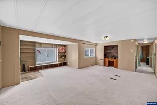 450 SE Lacreole Dr, Dallas, OR 97338 - Photo 8