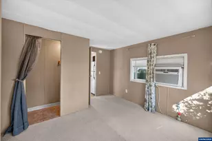 450 SE Lacreole Dr, Dallas, OR 97338 - Photo 18