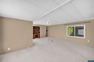 450 SE Lacreole Dr, Dallas, OR 97338 - Photo 6