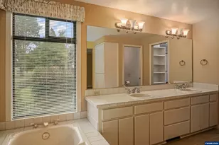 590 Snead Dr N, Keizer, OR 97303 - Photo 28