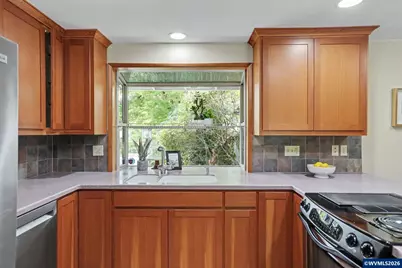 560 NW Merrie Dr, Corvallis, OR 97330 - Photo 8