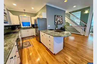 3530 S Corbett Av, Portland, OR 97239 - Photo 12