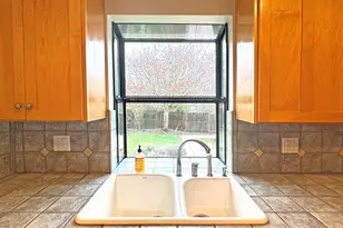 1716 Lincoln St NW, Albany, OR 97321 - Photo 8