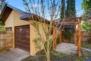 320 SW 5th St, Corvallis, OR 97333 - Photo 42
