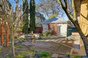 320 SW 5th St, Corvallis, OR 97333 - Photo 36