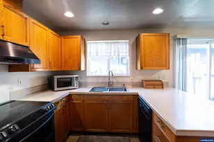 3370 Marion St SE, Albany, OR 97322 - Photo 16
