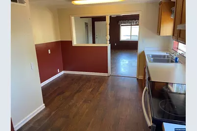 560 Warren St S, Monmouth, OR 97361 - Photo 10