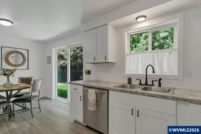 632 S 13th St, Independence, OR 97351 - Photo 16