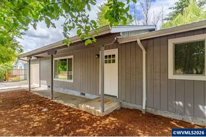 632 S 13th St, Independence, OR 97351 - Photo 4