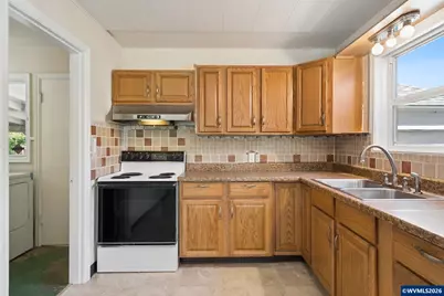 1385 Pearl St NE, Salem, OR 97301 - Photo 10