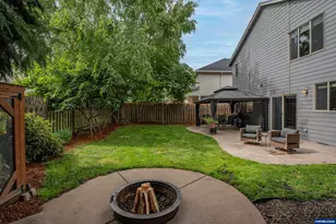 2333 Mountain River Dr, Lebanon, OR 97355 - Photo 2