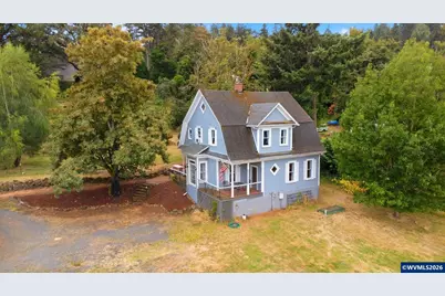 370 C St, Scotts Mills, OR 97375 - Photo 4