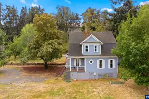 370 C St, Scotts Mills, OR 97375 - Photo 6