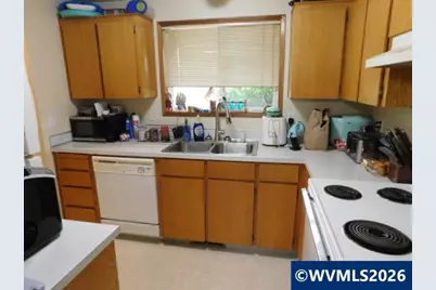 318 NW Denton Av, Dallas, OR 97338 - Photo 4