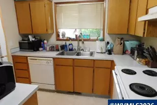 318 NW Denton Ave, Dallas, OR 97338 - Photo 4