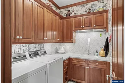 630 Eureka Av, Silverton, OR 97381 - Photo 30