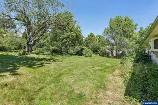 892 D St, Independence, OR 97351 - Photo 28