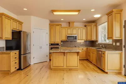 23522 Caffey Ln, Aurora, OR 97002 - Photo 10