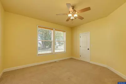 23522 Caffey Ln, Aurora, OR 97002 - Photo 22