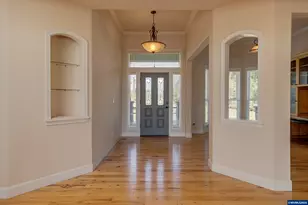 23522 Chaffey Ln, Aurora, OR 97002 - Photo 8