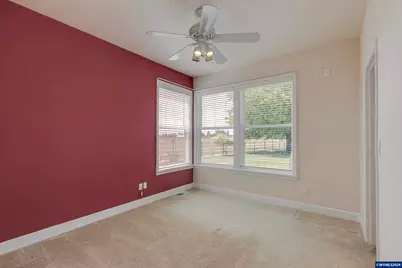23522 Caffey Ln, Aurora, OR 97002 - Photo 16