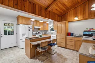 1740 NW Woodland Dr, Corvallis, OR 97330 - Photo 16