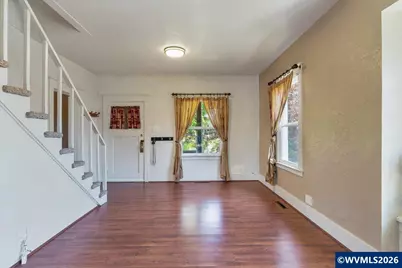 305 Mill St, Silverton, OR 97381 - Photo 12