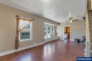 305 Mill St, Silverton, OR 97381 - Photo 8