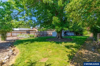 305 Mill St, Silverton, OR 97381 - Photo 38