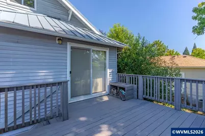 305 Mill St, Silverton, OR 97381 - Photo 36