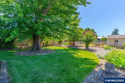 305 Mill St, Silverton, OR 97381 - Photo 40