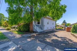 305 Mill St, Silverton, OR 97381 - Photo 2