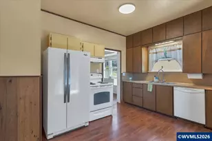 305 Mill St, Silverton, OR 97381 - Photo 22