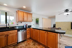 4808 38th Pl NE, Salem, OR 97305 - Photo 24