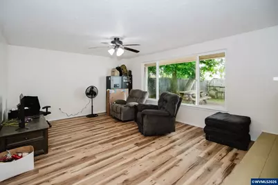 4808 38th Pl NE, Salem, OR 97305 - Photo 16