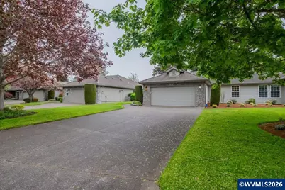 702 Castle Pines Dr N, Keizer, OR 97303 - Photo 2