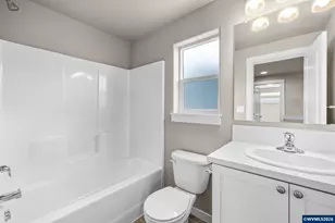 933 SE Blackbird Av, Albany, OR 97322 - Photo 2