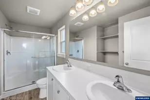 933 SE Blackbird Av, Albany, OR 97322 - Photo 4