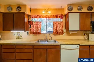 43227 N River Rd, Sweet Home, OR 97386 - Photo 16