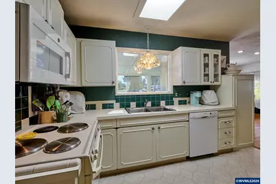1010 Randolph Rd, Woodburn, OR 97071 - Photo 12