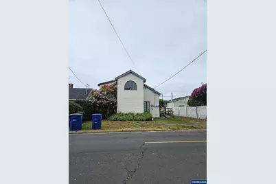 1433 NW 17th St, Lincoln City, OR 97367 - Photo 2