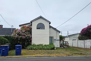 1433 NW 17th St, Lincoln City, OR 97367 - Photo 2