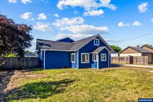 805 W Sherman St, Lebanon, OR 97355 - Photo 2