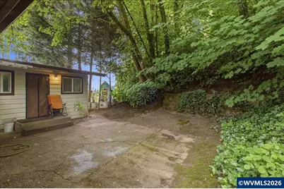 7339 SW Corbett Av, Portland, OR 97219 - Photo 24